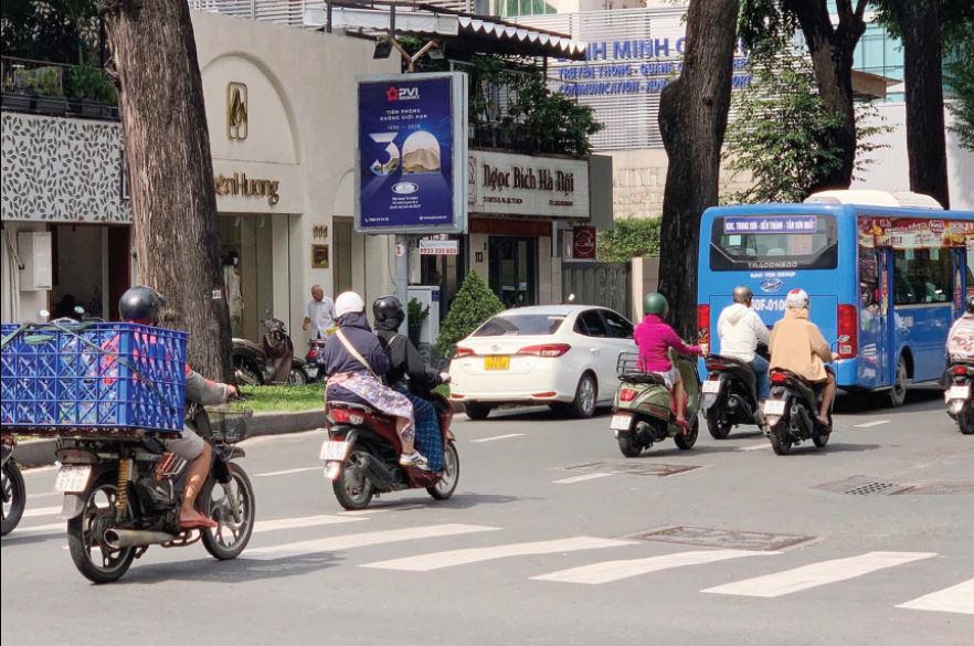 LIGHTBOX - (01) 109 - 111 PASTEUR, QUẬN 3, TP. HCM